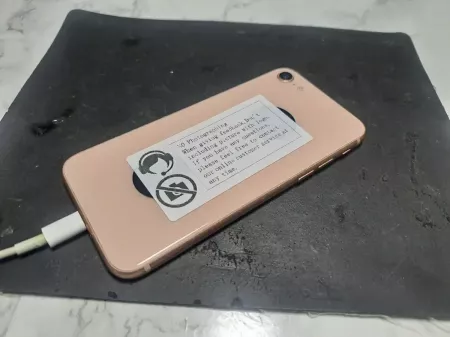 아이폰8 부품폰 판매합니다.